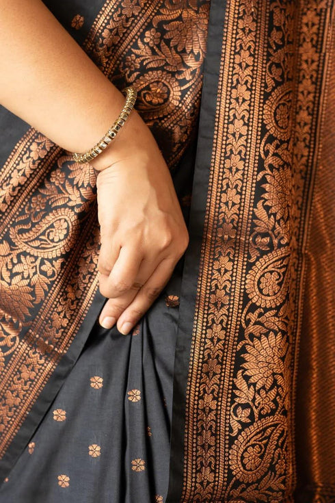 Vasthrlay Saree
