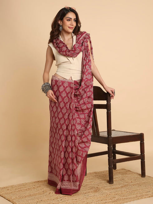 Vasthrlay Lightweight Breathable Traditional Printed Saree