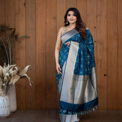 Vasthrlay Banarasi Unstitched Saree