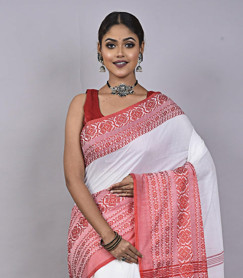 Vasthrlay Begampuri Traditional Saree