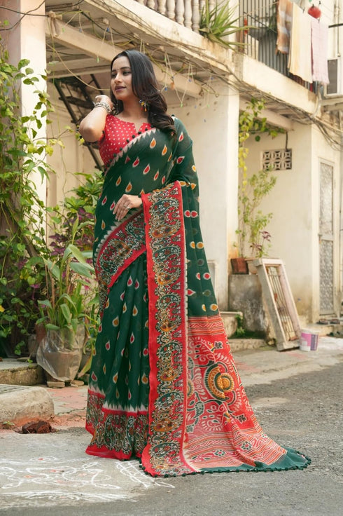 Vasthrlay Printed Designer Paisley Lightweight