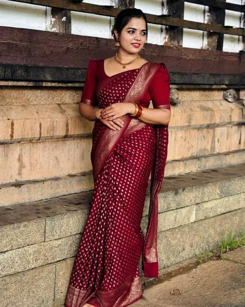 Vasthrlay Traditional Unstitched Saree