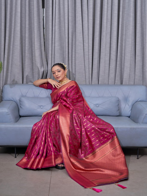 Vasthrlay Banarasi Traditional Unstitched Saree