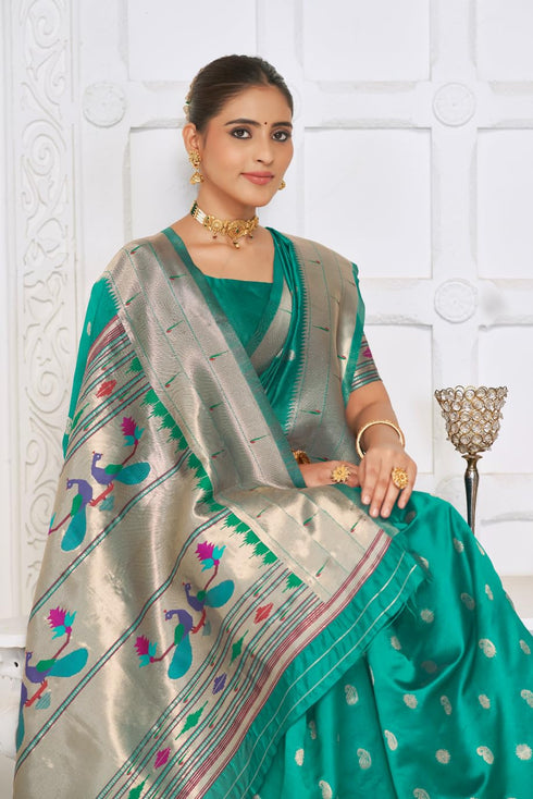 Vasthrlay Paithani Saree
