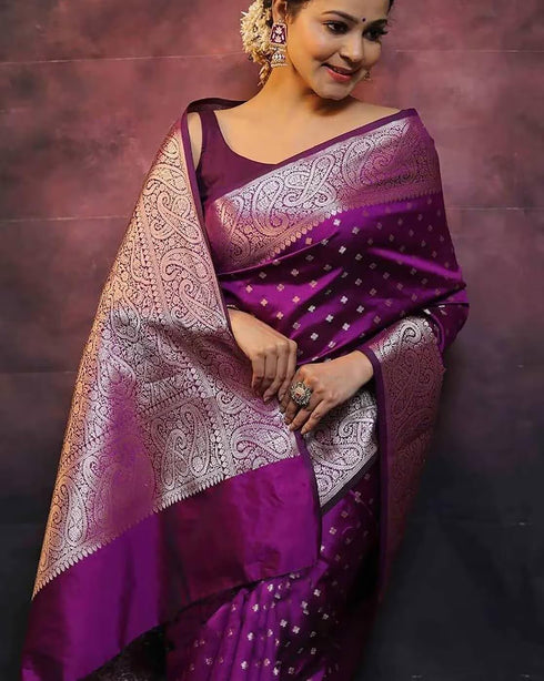 Vasthrlay Traditional Saree