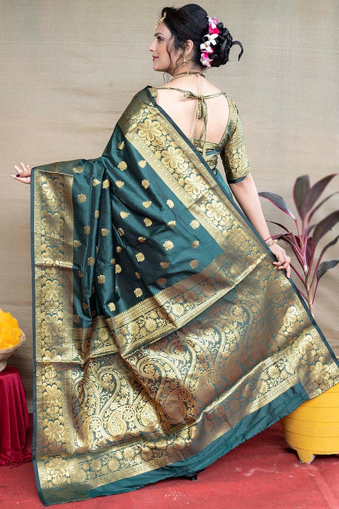 Vasthrlay Banarasi Kanjivaram Wedding
