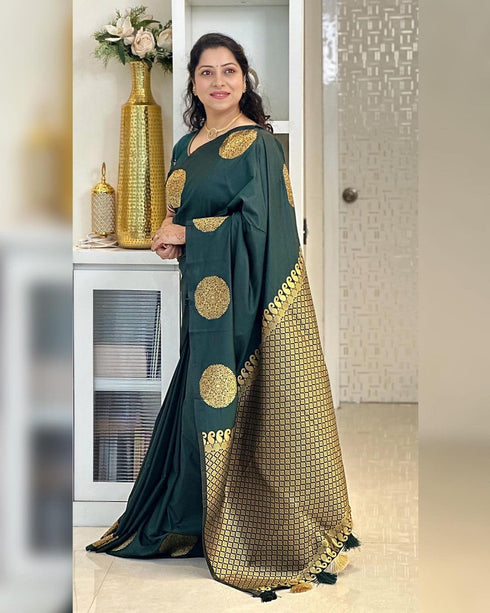 Vasthrlay Banarasi Traditional Unstitched Saree