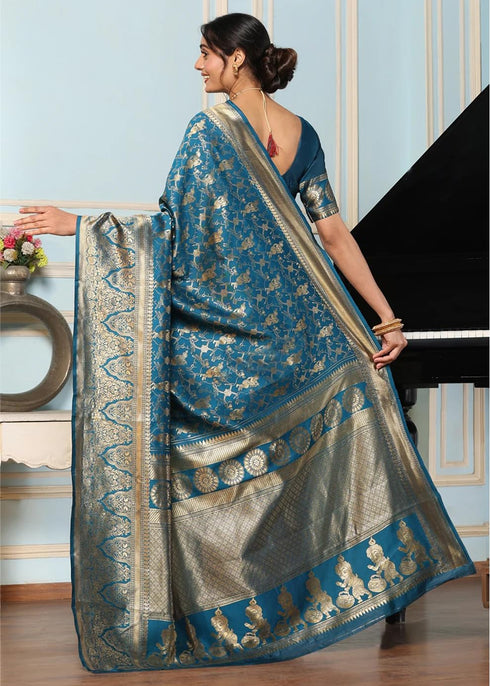 Vasthrlay Traditional Unstitched Saree