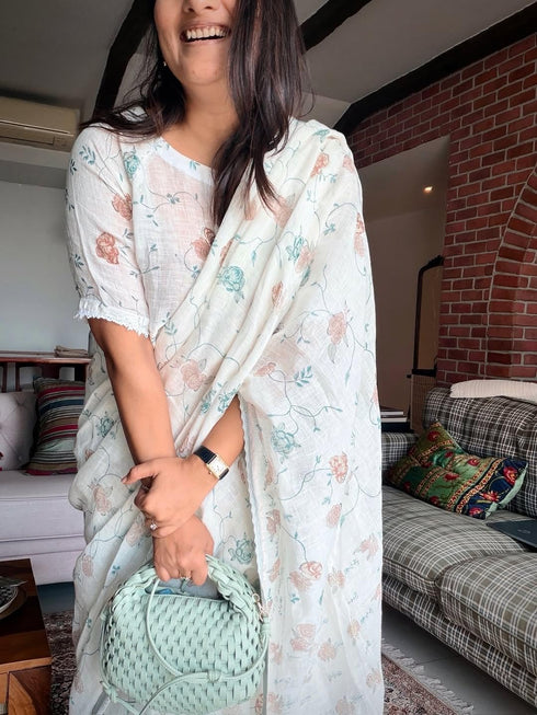 Vasthrlay Elegant Off White Printed Lightweight