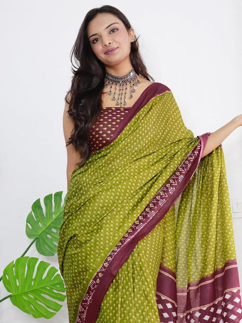 Vasthrlay Womens Printed Unstitched Green Saree