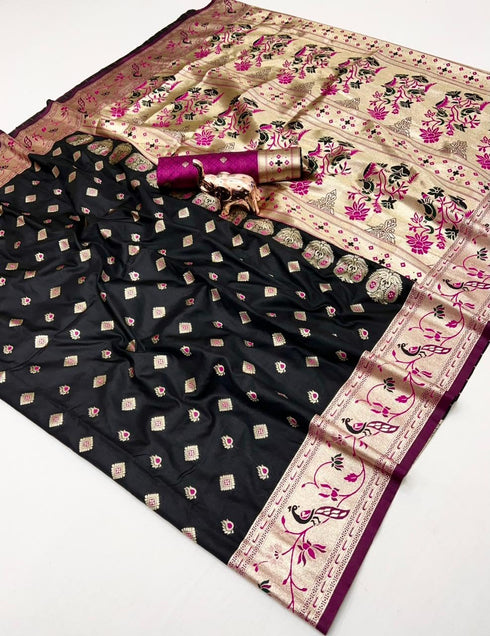 Vasthrlay Paithani Weaving Peacock