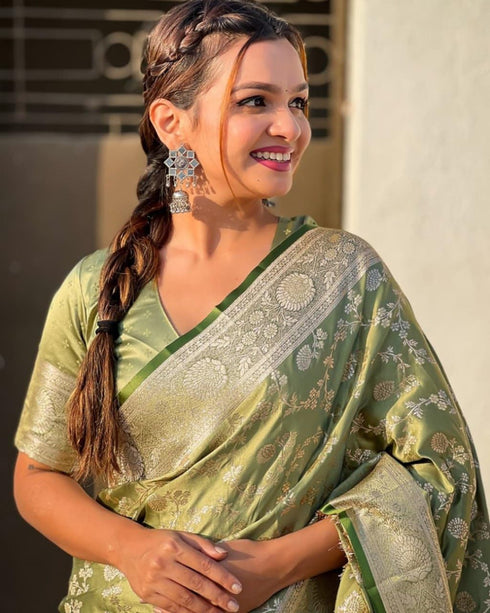 Vasthrlay Kanjivaram Traditional Saree