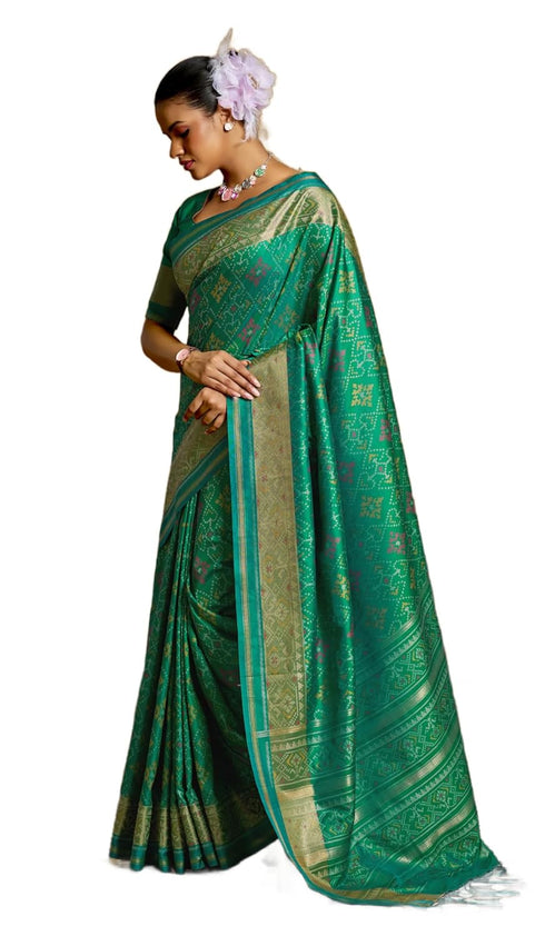 Vasthrlay Exquisite Traditional Intricate Gold Tone Saree
