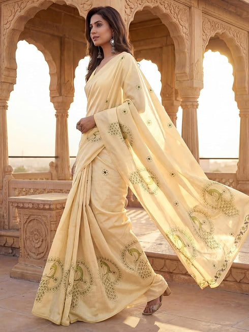 Vasthrlay Printed Coral Saree