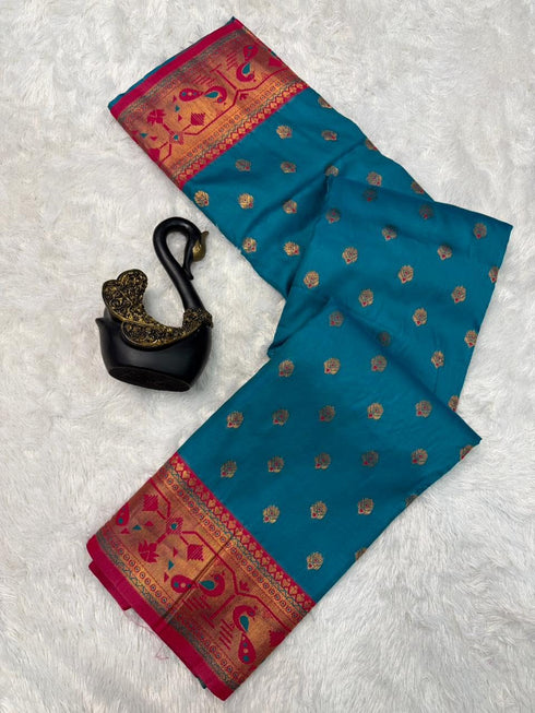 Vasthrlay Banarasi Paithani Weaving