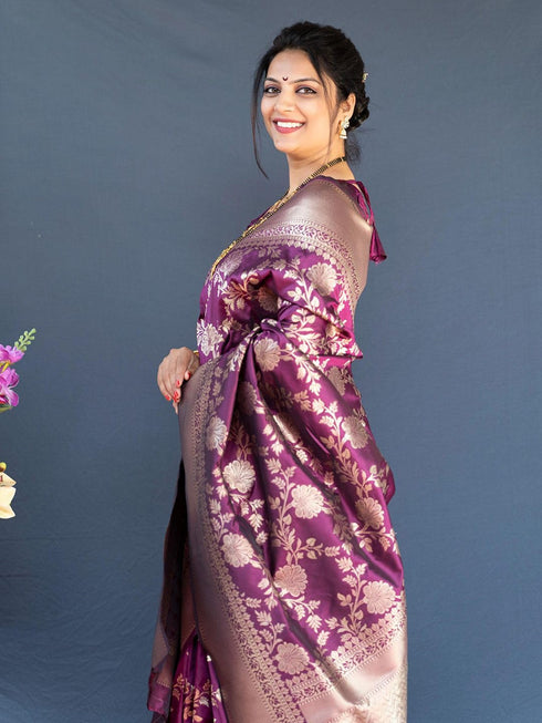 Vasthrlay Traditional Unstitched Saree