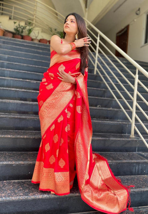 Vasthrlay Banarasi Traditional Unstitched Saree