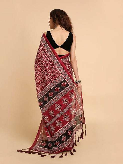 Vasthrlay Lightweight Breathable Traditional Printed Saree