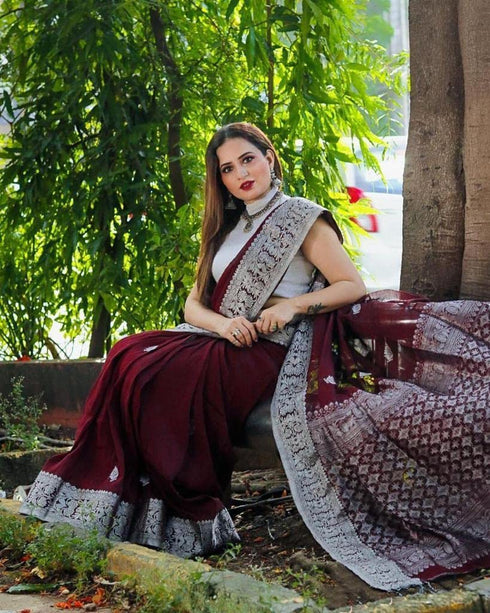 Vasthrlay Banarasi Saree