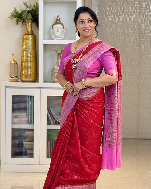 Vasthrlay Magenta Traditional Saree