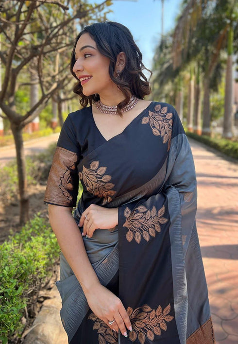 Vasthrlay Kanjivaram Woven Saree
