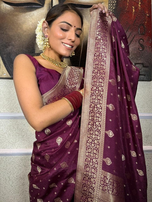 Vasthrlay Traditional Unstitched Saree