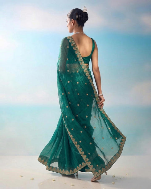 Vasthrlay Border Unstitched Saree