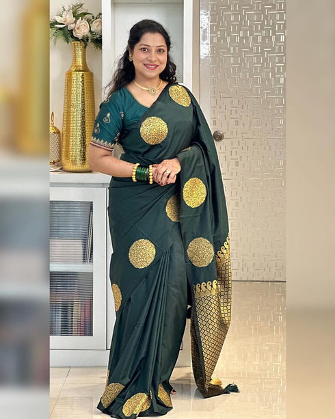 Vasthrlay Banarasi Traditional Unstitched Saree