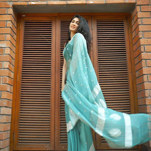 Vasthrlay Jacquard Unstitched Saree