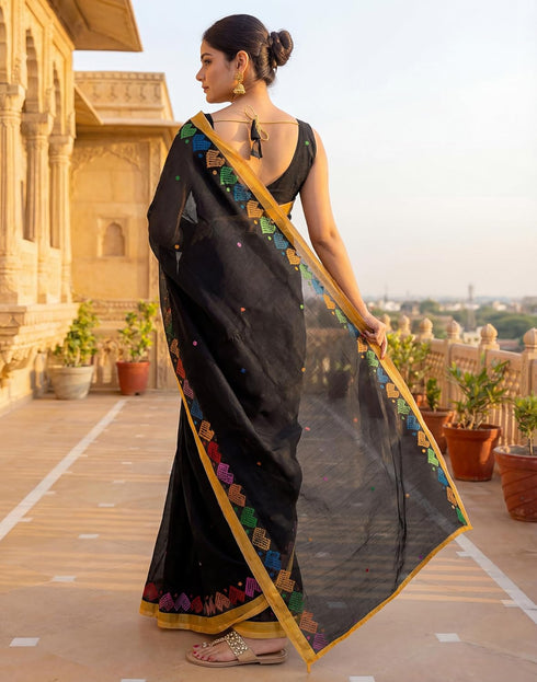 Vasthrlay Womens Printed Unstitched Peach Saree