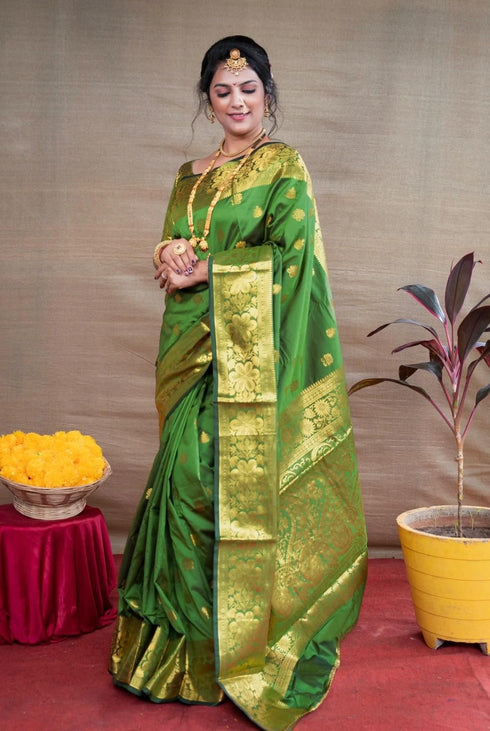 Vasthrlay Banarasi Unstitched Saree
