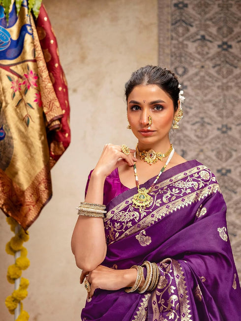 Vasthrlay Banarasi Weaving Navy Navy Blue Saree