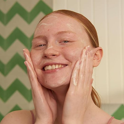 The Body Shop Tea Tree Skin Clearing Facial Wash