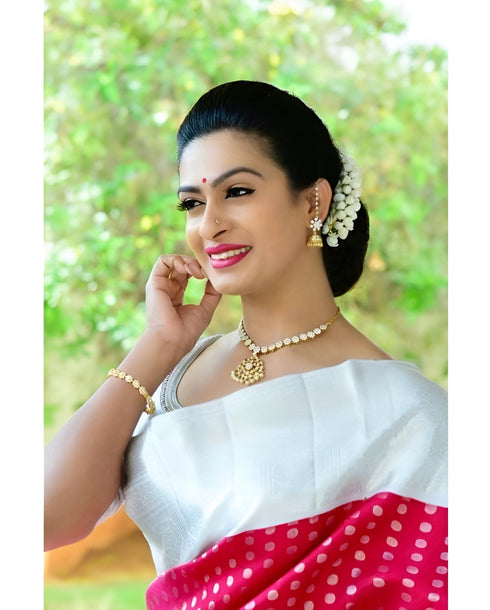 Vasthrlay Banarasi Traditional Unstitched Saree