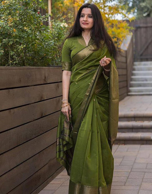 Vasthrlay Womens Jacquard Unstitched Lavender Saree