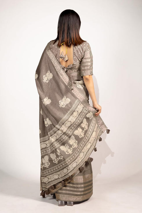 Vasthrlay Fashion Peacock Printed Ethnic Wear