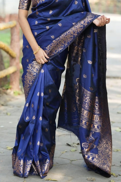 Vasthrlay Kanjivaram Handloom Golden Ethnic Wear