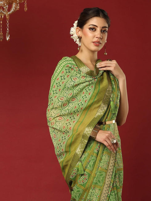 Vasthrlay Georgette Bandhani Unstitched Pink Saree