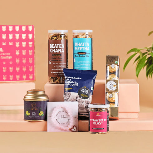 Omay Foods SNACK & SNUGGLE GIFT BOX