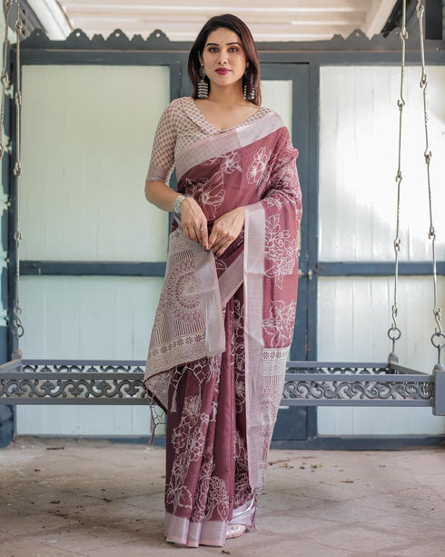 Vasthrlay Floral Prints Tasseled Saree