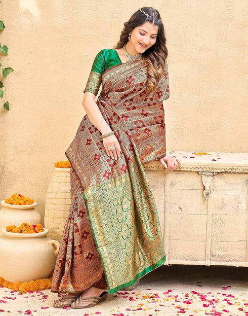 Vasthrlay Womens Weaving Unstitched Dark Green Saree