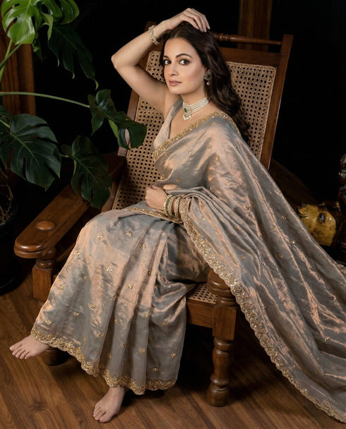 Vasthrlay Unstitched Saree
