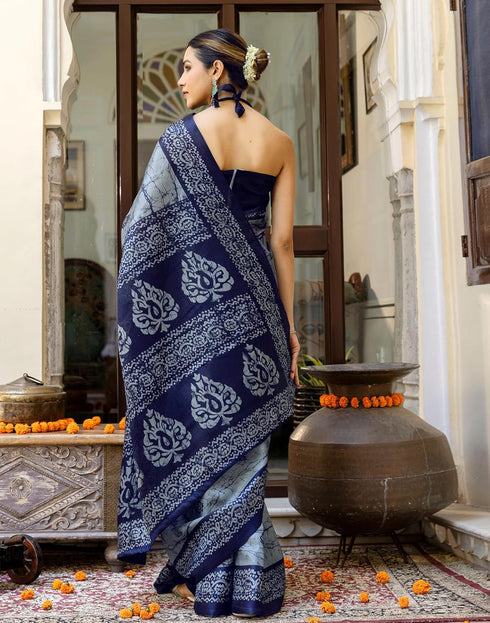 Vasthrlay Womens Printed Unstitched Maroon Saree