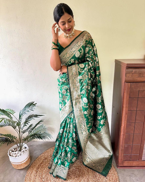 Vasthrlay Handwoven Traditional Saree