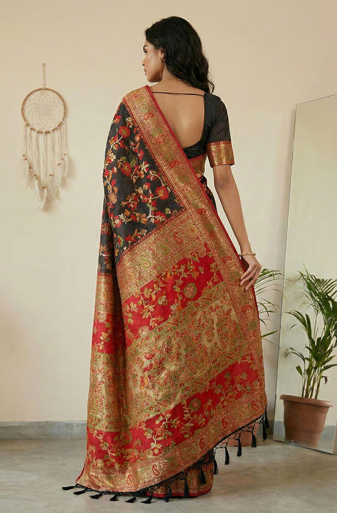 Vasthrlay Unstitched Saree