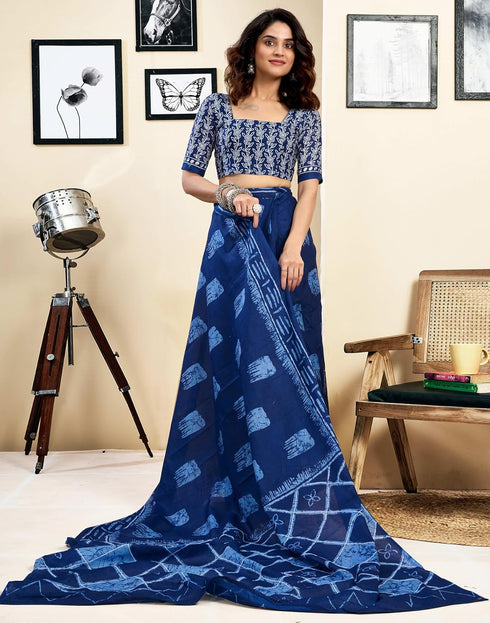 Vasthrlay Womens Printed Unstitched Dark Green Saree