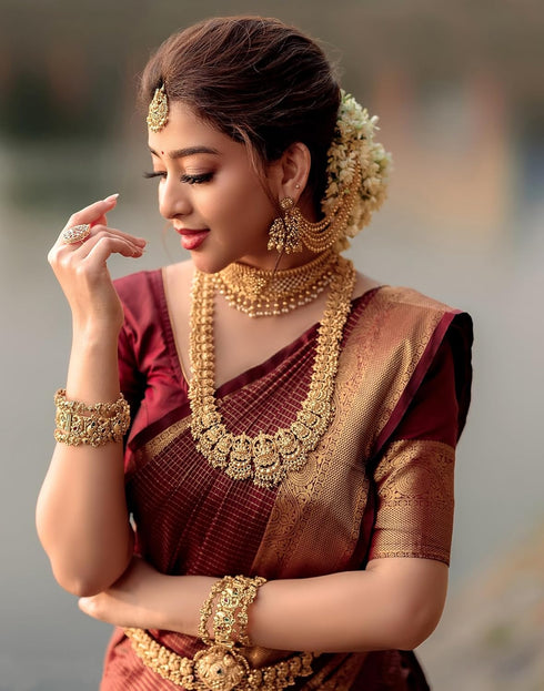 Vasthrlay Banarasi Jacquard Unstitched Dark Green Saree
