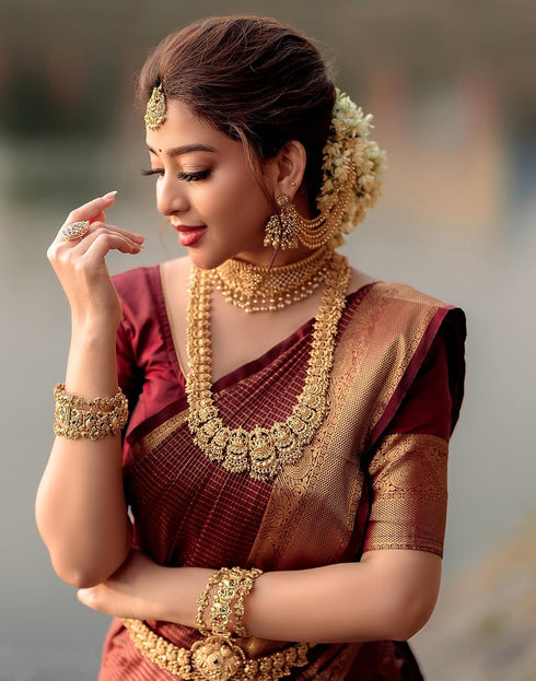 Vasthrlay Banarasi Jacquard Maroon Saree With Unstitched Blouse Piece