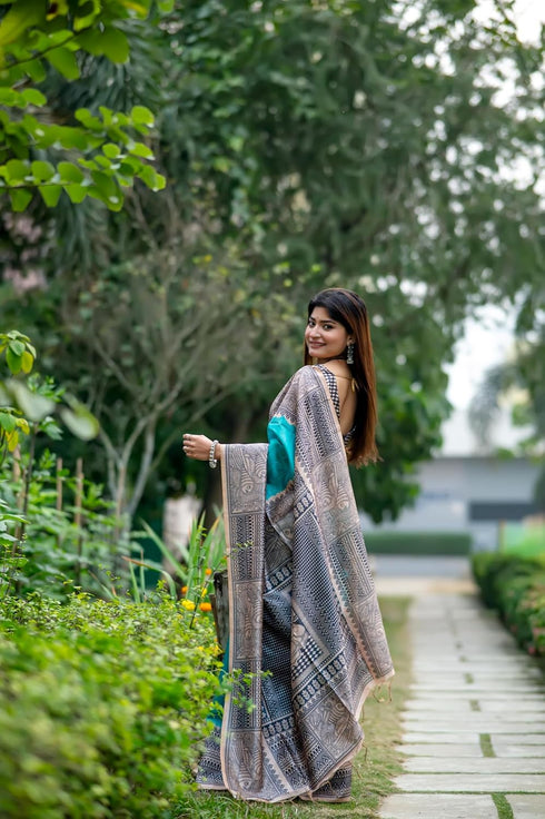 Vasthrlay Tussar Silk Saree
