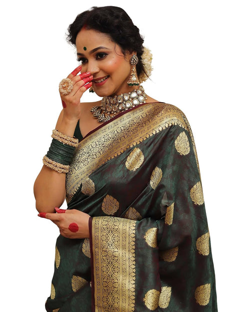 Vasthrlay Kanjivaram Banarasi Wedding Green Saree With Unstitched Blouse Piece